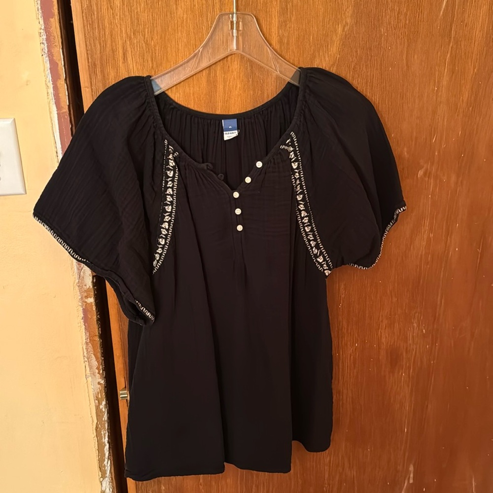 A black shirt